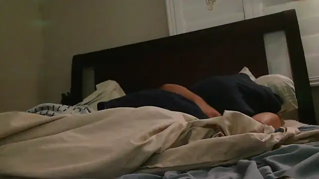 Snapshot of cloudyspun chatting on 11-12-25, 12:49 cloudyspun online show from 11-12-25, 12:49