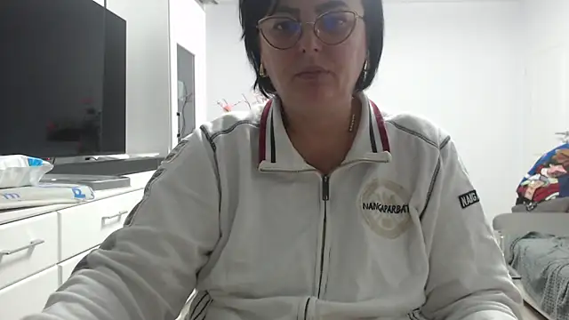 Amandamuller1982 online show from 11-17-25, 07:30