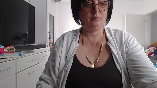 Amandamuller1982 online show from 11-21-25, 08:57