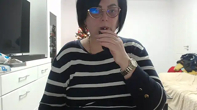 Amandamuller1982 online show from 12-16-25, 07:41