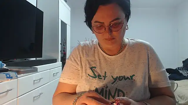 Amandamuller1982 online show from 04-07-26, 07:47