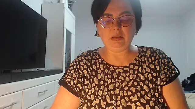 Amandamuller1982 online show from 04-14-26, 08:26