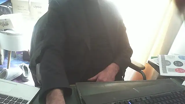 shyfrenchcock1 online show from 03-05-26, 12:23