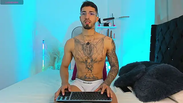 Snapshot of Duriel_ chatting on 09-23-25, 06:11 Duriel  online show from 09-23-25, 06:11