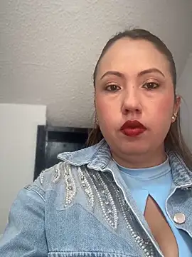 VIOLETA-25  online show from 10-28-25, 03:04