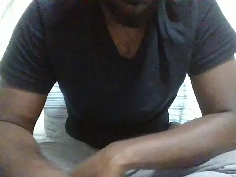 Snapshot of justinme00o7 chatting on 12-31-24, 03:34 justinme00o7 online show from 12-31-24, 03:34