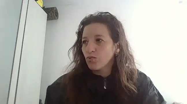 Snapshot of hanamy_joha chatting on 12-18-24, 01:23 hanamy joha online show from 12-18-24, 01:23