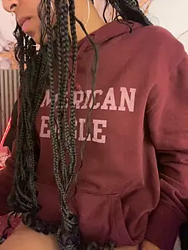 bonnie 18x online show from 11-24-25, 11:48