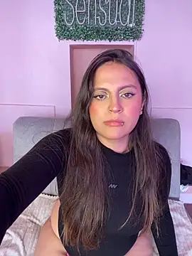 Snapshot of PoliBenett_ chatting on 02-01-25, 05:47 PoliBenett  online show from 02-01-25, 05:47