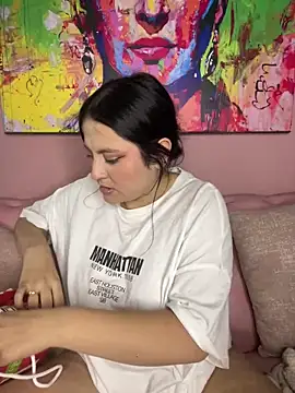 Snapshot of PoliBenett_ chatting on 02-22-25, 12:16 PoliBenett  online show from 02-22-25, 12:16