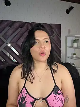Snapshot of PoliBenett_ chatting on 03-11-25, 10:42 PoliBenett  online show from 03-11-25, 10:42
