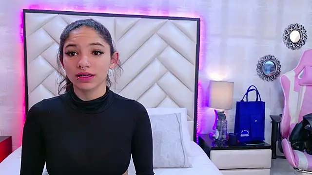 HazelMoret online show from 09-19-25, 11:33