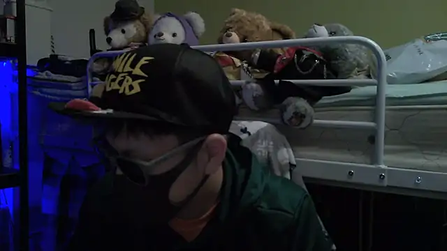 Owl1216 online show from 01-03-25, 12:19