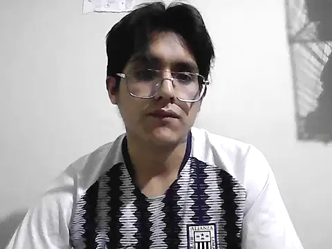Snapshot of HardDick2 chatting on 05-12-26, 05:48 HardDick2 online show from 05-12-26, 05:48