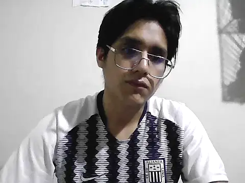 Snapshot of HardDick2 chatting on 05-14-26, 04:41 HardDick2 online show from 05-14-26, 04:41
