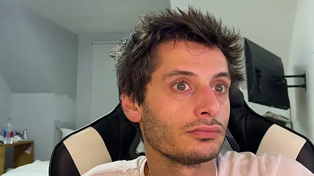 Snapshot of Dylansd chatting on 12-22-24, 12:28 Dylansd online show from 12-22-24, 12:28