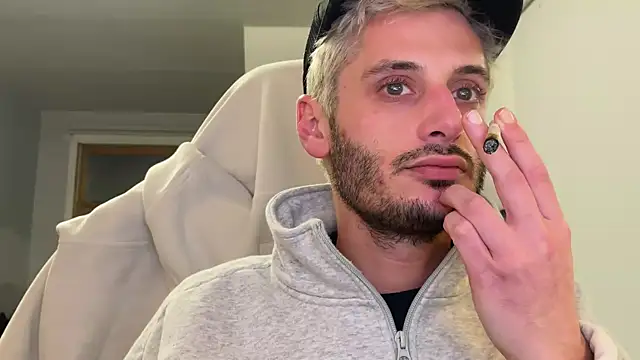 Snapshot of Dylansd chatting on 01-11-25, 04:16 Dylansd online show from 01-11-25, 04:16