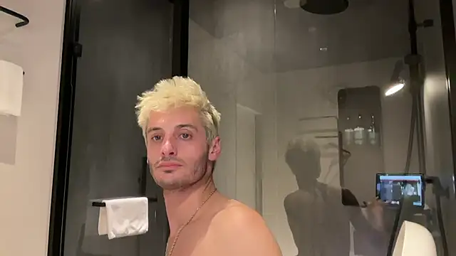 Snapshot of Dylansd chatting on 01-16-25, 08:43 Dylansd online show from 01-16-25, 08:43