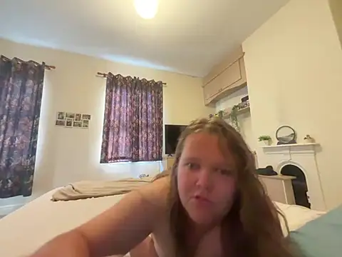 Snapshot of Scarlet1128 chatting on 07-26-26, 06:54 Scarlet1128 online show from 07-26-26, 06:54