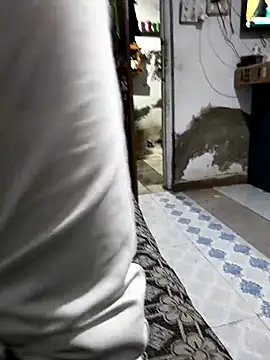 Snapshot of gujjuboy199 chatting on 12-02-25, 03:07 gujjuboy199 online show from 12-02-25, 03:07