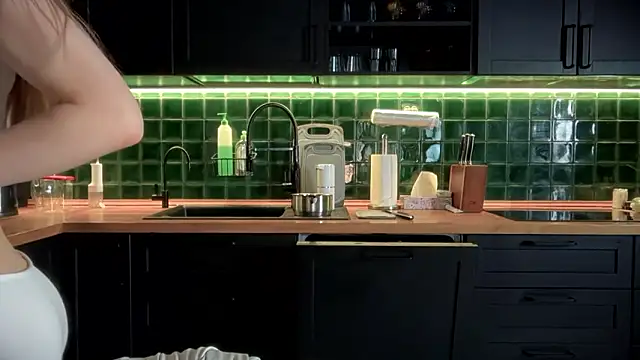 solar bella online show from 02-21-26, 04:35