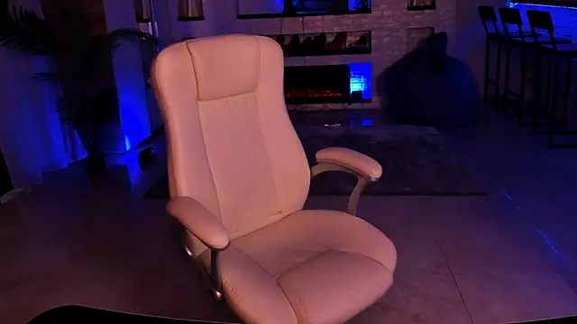 LisaElfy online show from 02-18-25, 06:58