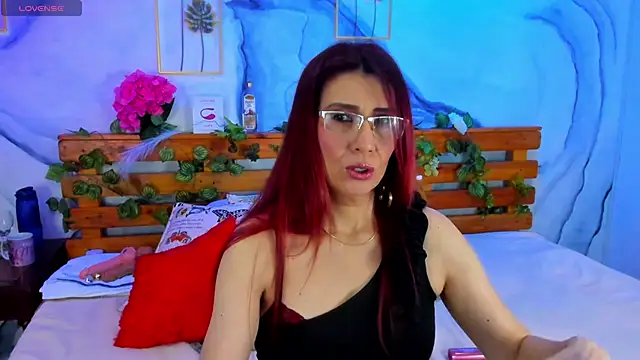 Snapshot of Perla_Franco chatting on 02-04-25, 05:21 Perla Franco online show from 02-04-25, 05:21