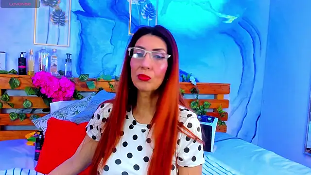 Snapshot of Perla_Franco chatting on 03-11-25, 06:00 Perla Franco online show from 03-11-25, 06:00
