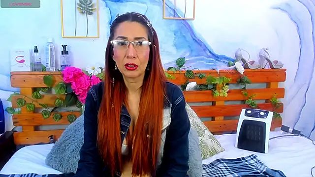 Snapshot of Perla_Franco chatting on 03-21-25, 05:11 Perla Franco online show from 03-21-25, 05:11