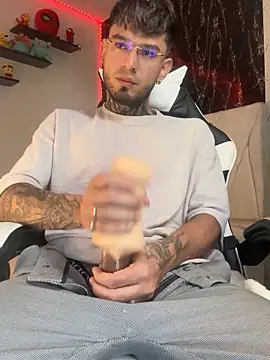 Snapshot of Anthony-Martin chatting on 09-18-25, 05:26 Anthony-Martin online show from 09-18-25, 05:26