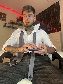 Snapshot of Anthony-Martin chatting on 09-22-25, 12:18 Anthony-Martin online show from 09-22-25, 12:18