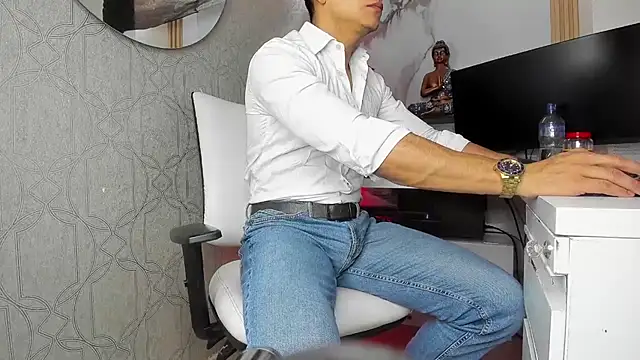 Lucii fer  online show from 05-23-26, 11:36