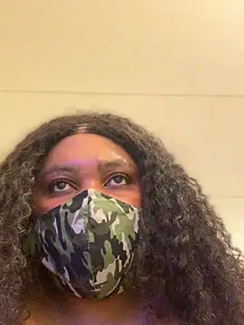 Snapshot of bonbonaumiel chatting on 12-18-24, 03:00 bonbonaumiel online show from 12-18-24, 03:00