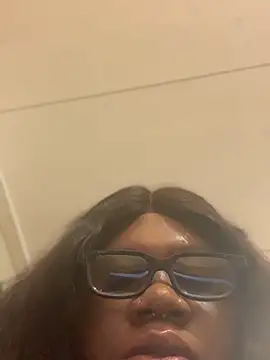 Snapshot of bonbonaumiel chatting on 01-05-25, 09:59 bonbonaumiel online show from 01-05-25, 09:59