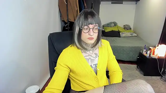 ShiiraVelkor online show from 11-15-25, 09:54