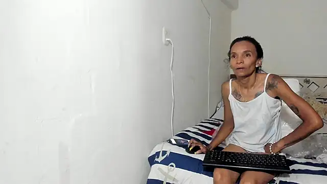 Snapshot of Brianrosex chatting on 03-15-25, 05:08 Brianrosex online show from 03-15-25, 05:08