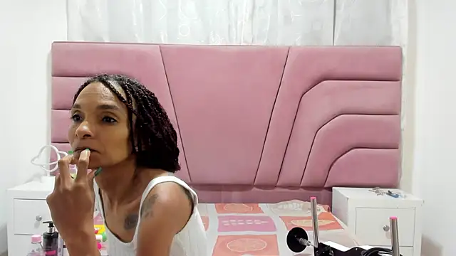 Snapshot of Brianrosex chatting on 09-23-25, 02:25 Brianrosex online show from 09-23-25, 02:25