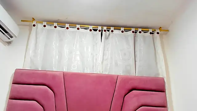Snapshot of Brianrosex chatting on 09-24-25, 02:26 Brianrosex online show from 09-24-25, 02:26
