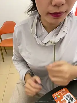 Snapshot of Bella0815 chatting on 12-04-24, 04:54 Bella0815 online show from 12-04-24, 04:54