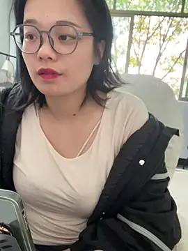 Snapshot of Bella0815 chatting on 12-29-24, 06:14 Bella0815 online show from 12-29-24, 06:14