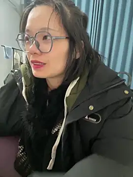 Snapshot of Bella0815 chatting on 02-10-25, 11:46 Bella0815 online show from 02-10-25, 11:46