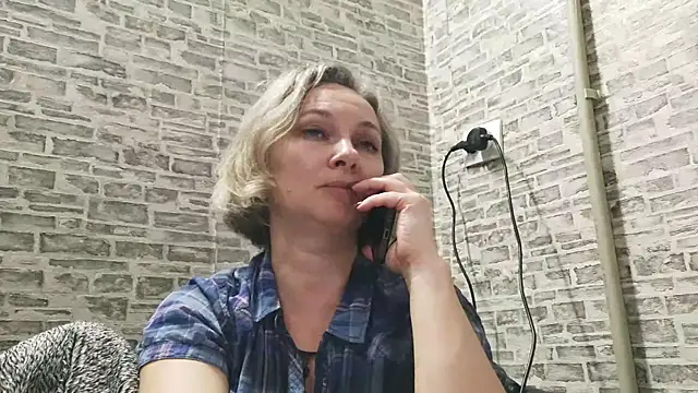 EdithManning online show from 01-10-25, 06:06