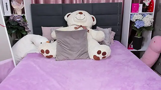 MiaKarlos online show from 02-08-26, 01:42