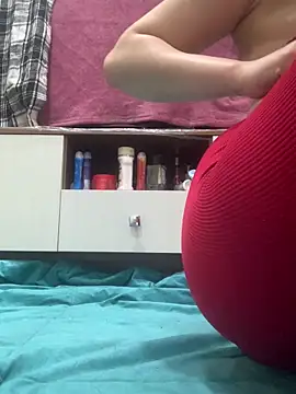 abyusif101099 online show from 04-10-26, 08:35