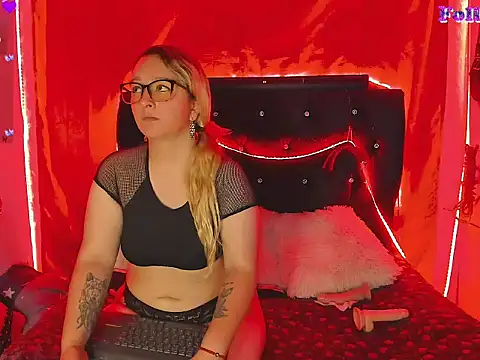 katieeandsharonn online show from 11-13-25, 03:00