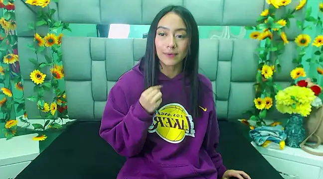 Miaa Thopmson online show from 03-18-25, 06:48