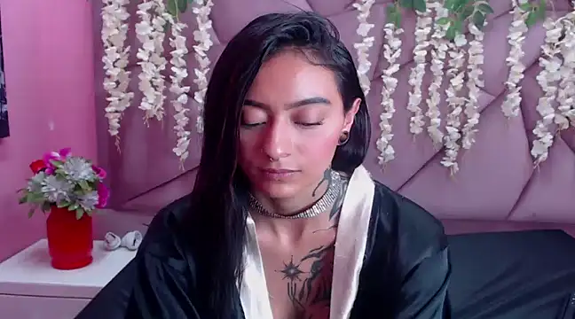 Miaa Thopmson online show from 03-19-25, 06:12