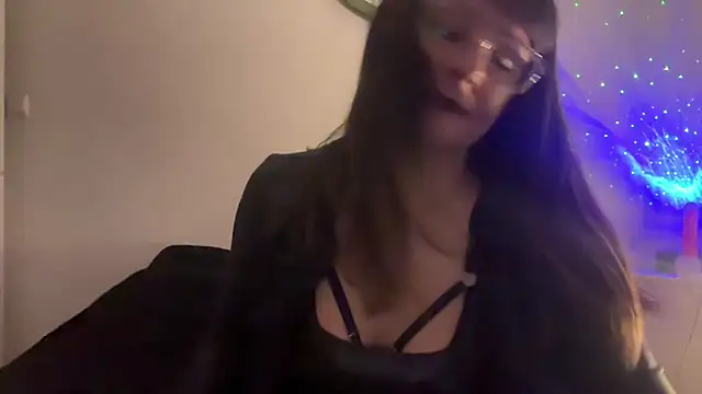 Snapshot of Lolavos chatting on 01-15-26, 10:46 Lolavos online show from 01-15-26, 10:46