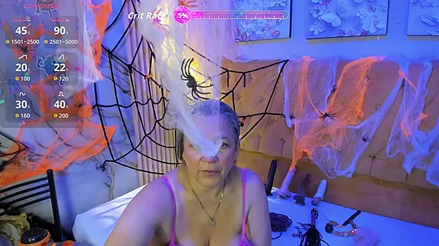 miisevvie  online show from 10-31-25, 04:13