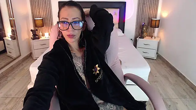 Sam mansson66 online show from 02-17-25, 06:37